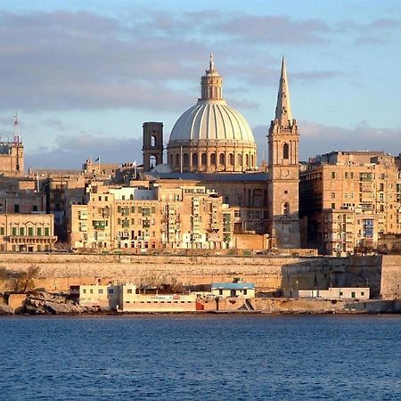 Luxury Apt W/ Side Seaviews And Pool, Top Location Sliema Dış mekan fotoğraf