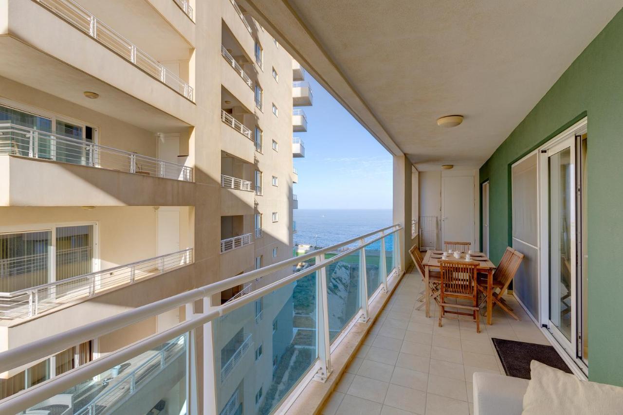 Luxury Apt W/ Side Seaviews And Pool, Top Location Sliema Dış mekan fotoğraf