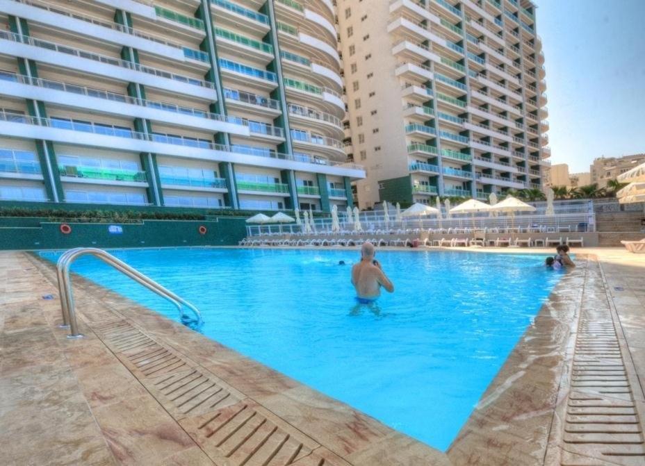 Luxury Apt W/ Side Seaviews And Pool, Top Location Sliema Dış mekan fotoğraf